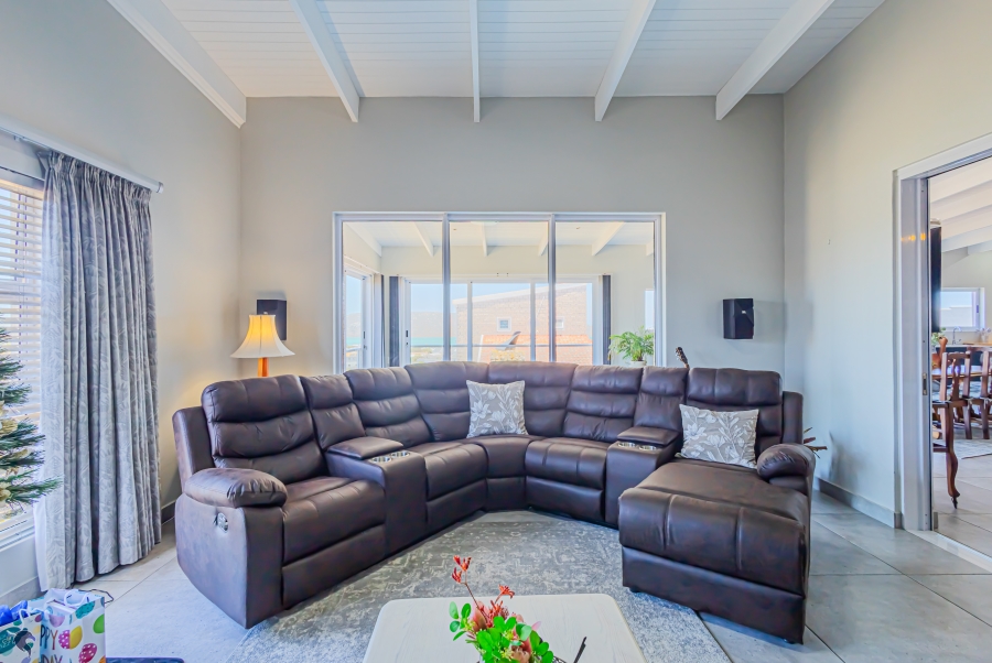 5 Bedroom Property for Sale in Myburgh Park Western Cape